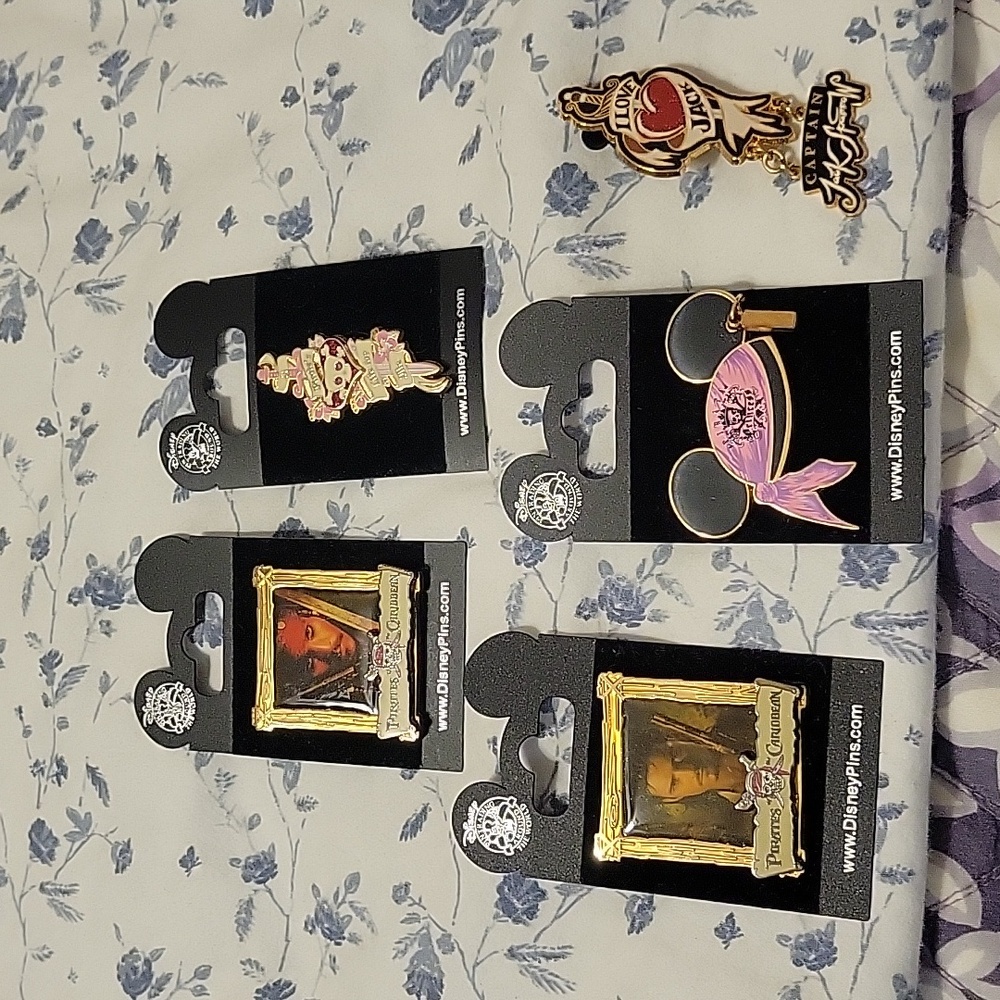 Disneyland Parks Trading Pirates of the Caribbean Pins *NWT* 2006-2008 Set of 5